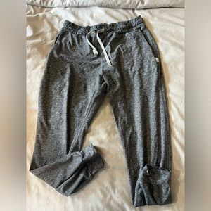 Vuori Women’s sweats small